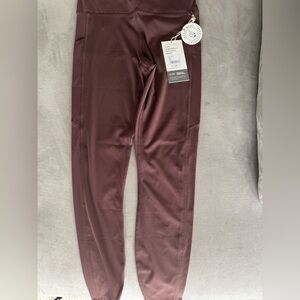 Vuori Women's Stride Leggings in Chestnut